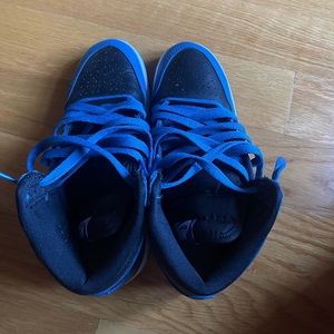 Retro Jordan 1s OG (Dark Marina Blue)